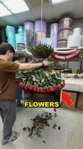 This Guy Ordered A 10,000 Roses Bouquet