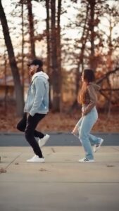 Easy shuffle move for beginners, try it with us!