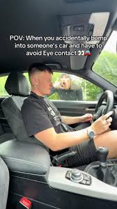 This worker accidentally bumped into a car and this happened 🥹💕