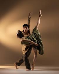 Beauty That Shines on Every Dance Step ✨💃